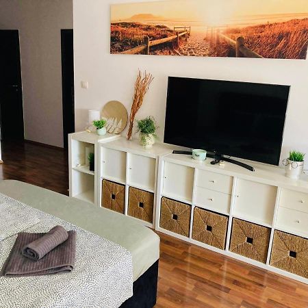 בודפשט Corvin Boutique Apartment Parking In The Plaza מראה חיצוני תמונה