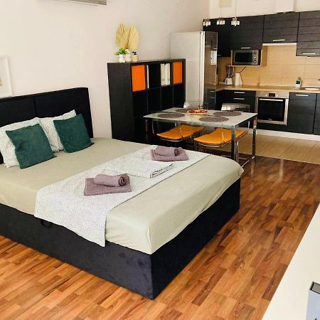 בודפשט Corvin Boutique Apartment Parking In The Plaza מראה חיצוני תמונה