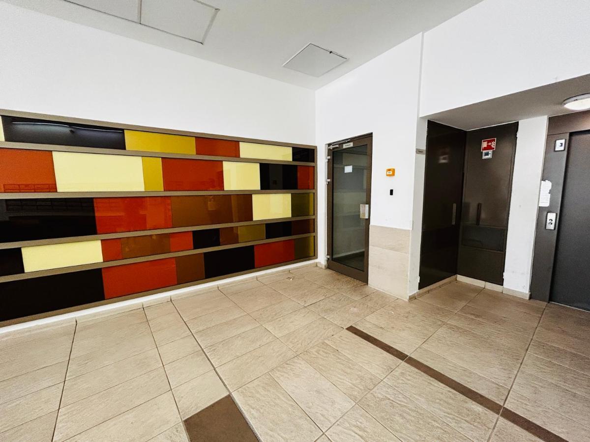 בודפשט Corvin Boutique Apartment Parking In The Plaza מראה חיצוני תמונה