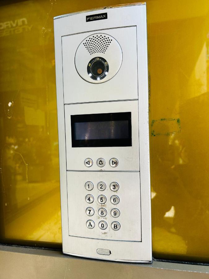בודפשט Corvin Boutique Apartment Parking In The Plaza מראה חיצוני תמונה