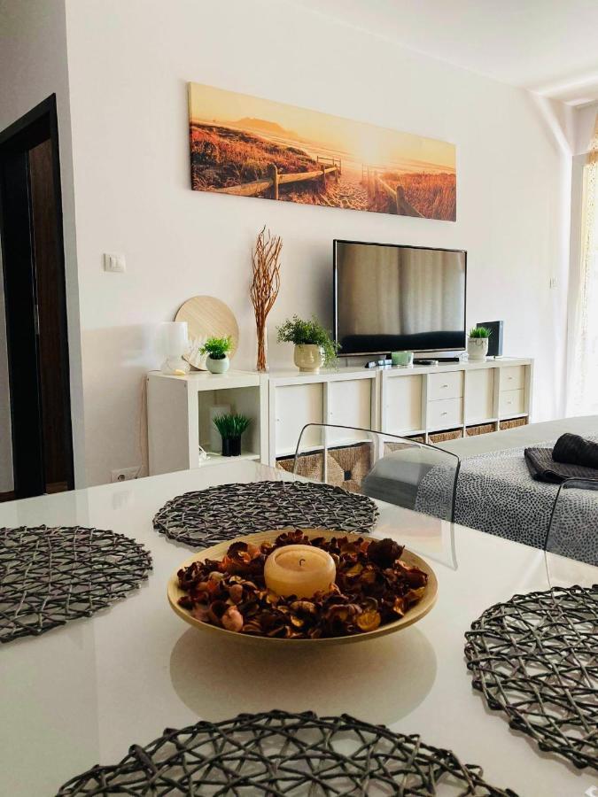 בודפשט Corvin Boutique Apartment Parking In The Plaza מראה חיצוני תמונה