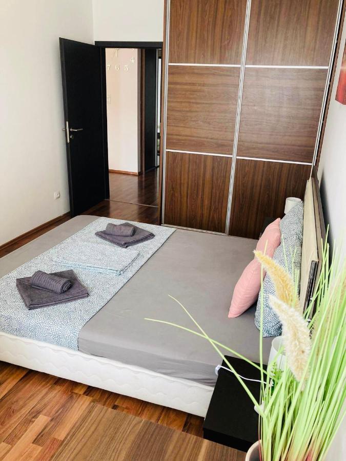 בודפשט Corvin Boutique Apartment Parking In The Plaza מראה חיצוני תמונה
